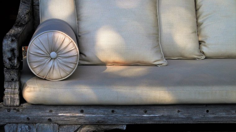 Ajouter du confort et du style avec des coussins pour chaises d'extérieur