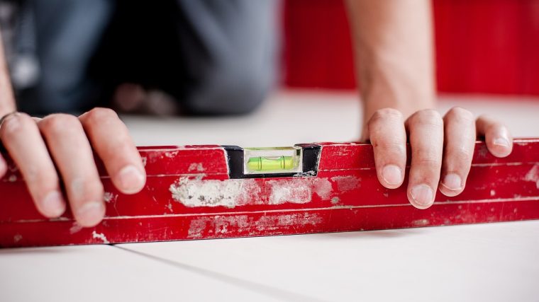 on peut vraiment coller du carrelage sur du carrelage sans risques