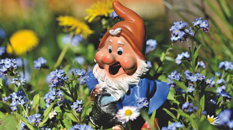 L'histoire fascinante du nain de jardin et son rôle dans nos jardins