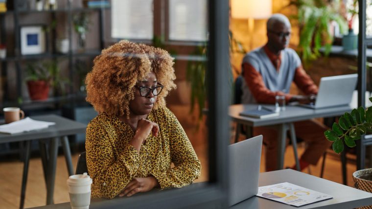Pourquoi choisir un coworking gratuit quand on travaille en indépendant